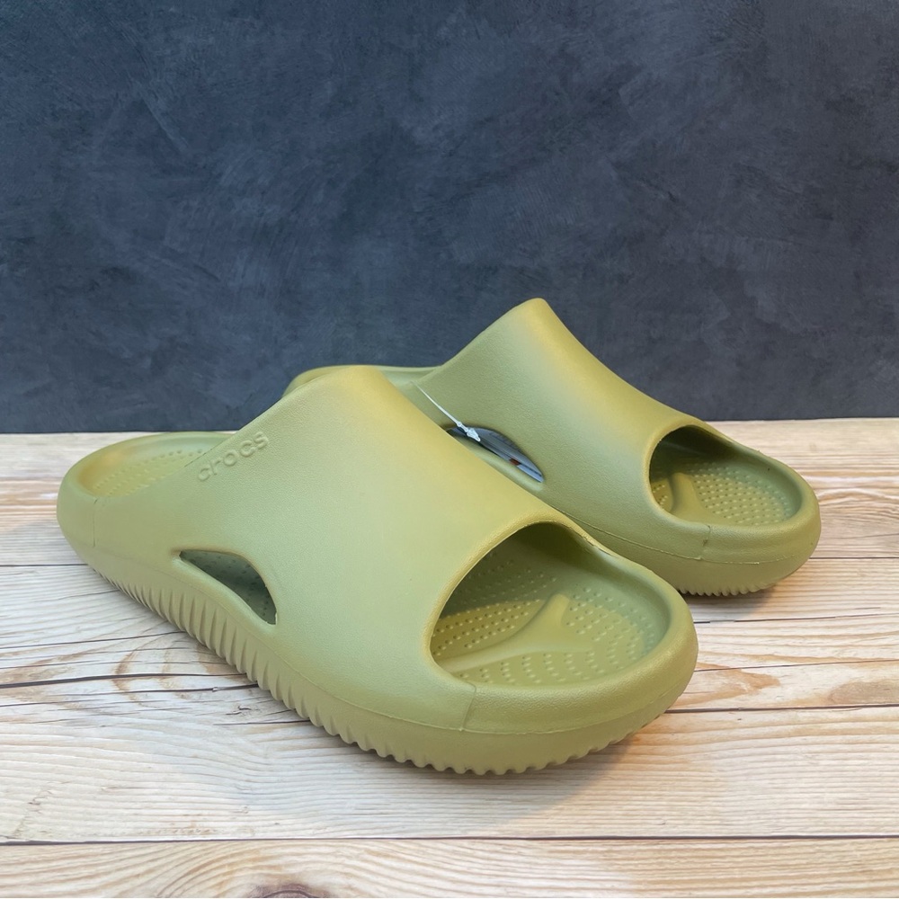 Crocs Mellow Recovery Slide - Picture 6 of 11